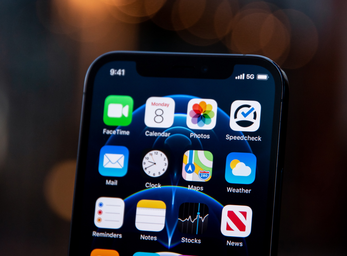 扬州苹果手机维修分享为什么 iPhone 12 在冬季会自动关机 